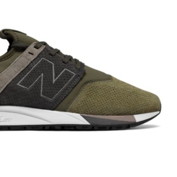 NWT New Balance 247 Luxe Sneaker M9D - Picture 4 of 8